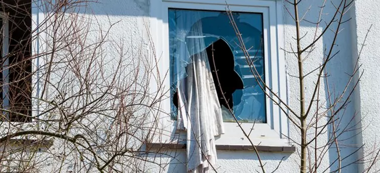 Storm Window Installation Contractors in Wellington, FL